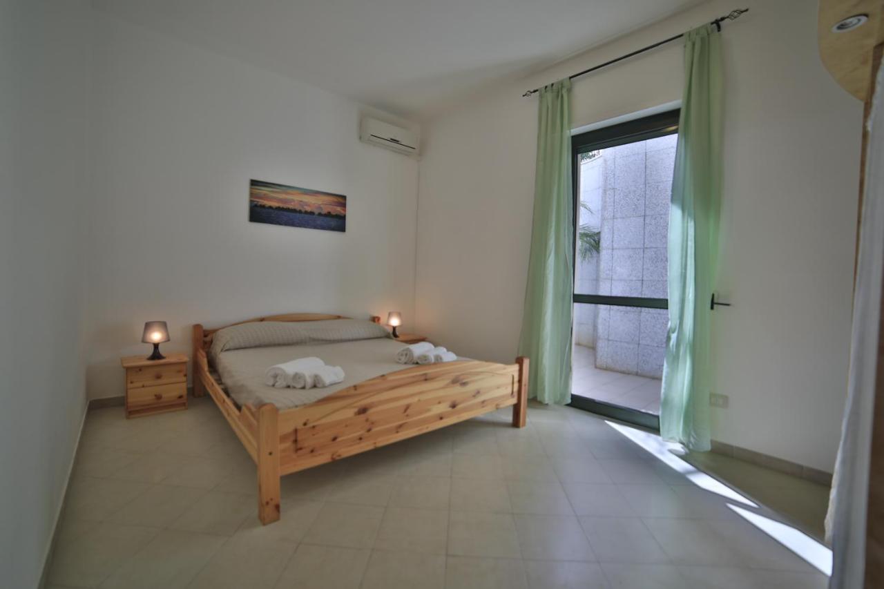 Residence Cala Verde Марина ди Манкаверза Екстериор снимка